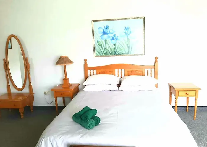 The Oaks Hotel