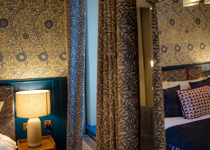Brisbane House Hotel