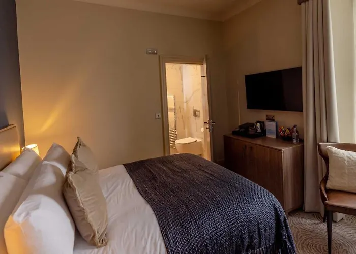 Brisbane House Hotel