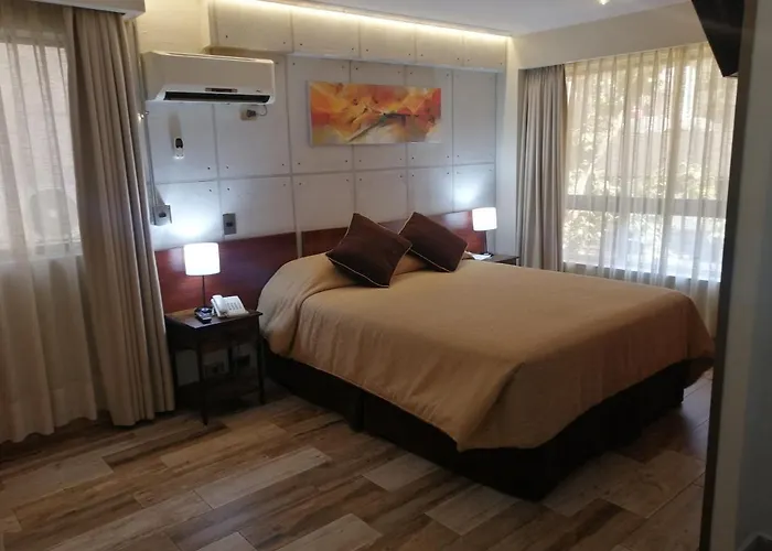 Hotel Diego De Velazquez