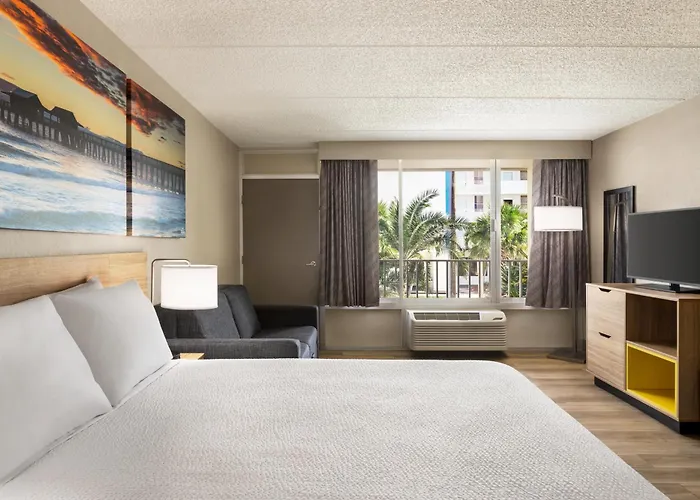 Days Inn By Wyndham Cocoa Beach Port Canaveral