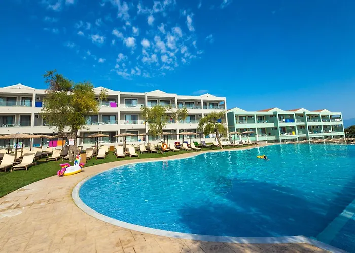 Robolla Beach Aparthotel