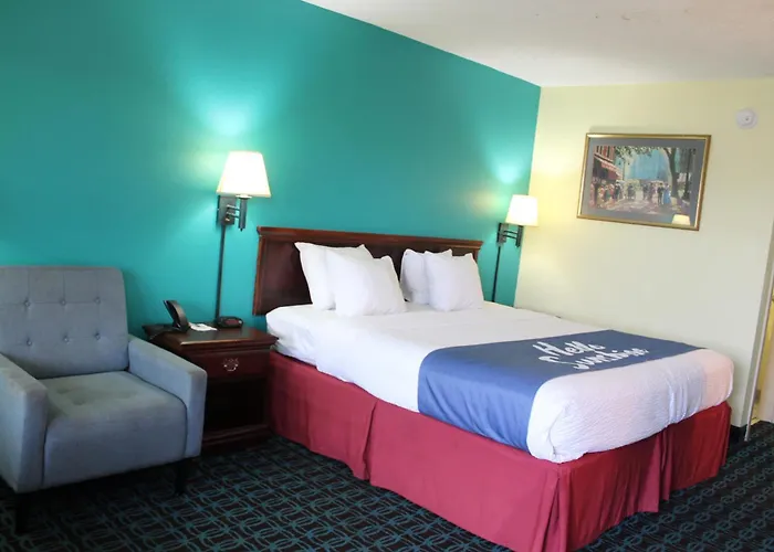 Days Inn By Wyndham Marianna