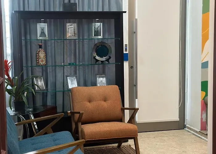 Intj Hotel