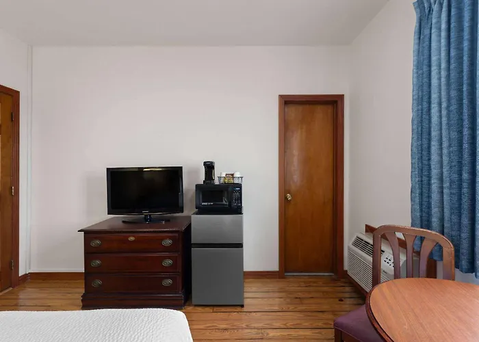 Days Inn By Wyndham Kill Devil Hills Oceanfront - Wilbur