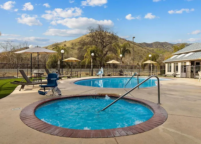 Comfort Inn & Suites Sequoia Kings Canyon
