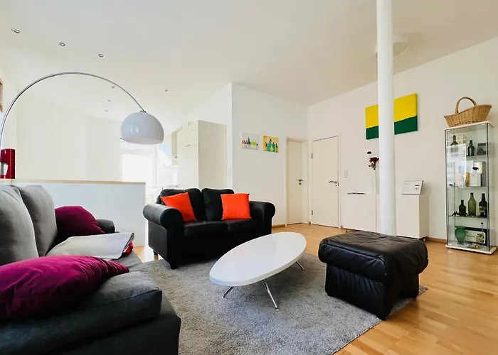 Großes und helles Innenstadt Apartment - Ferienwohnung