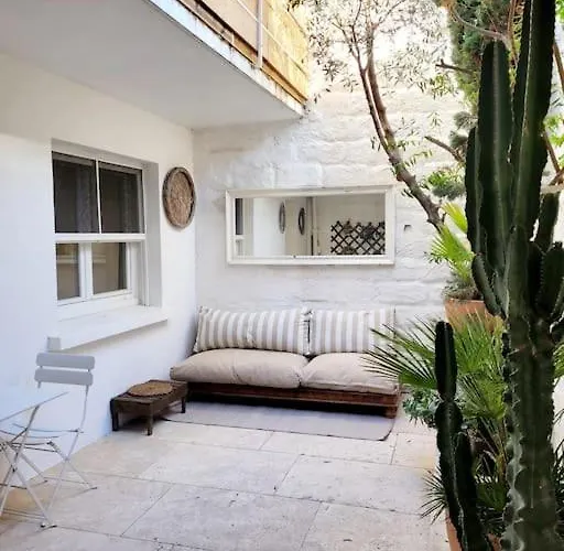 La Maison Blanche Intra-Muros Free Parking