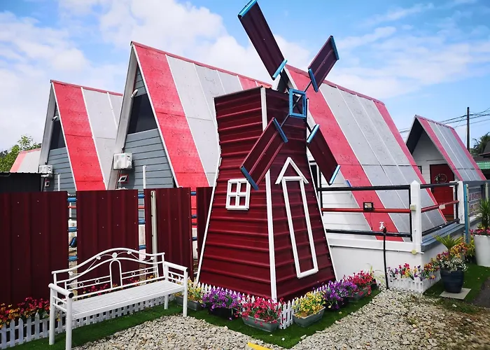 Red Triangle Cottage Roomstay Kerteh Paka