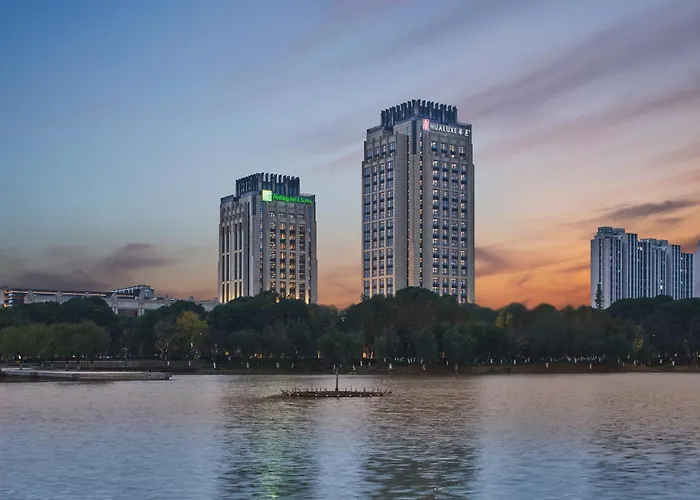 Hualuxe Kunshan Huaqiao - F1 Racing Preferred Hotel