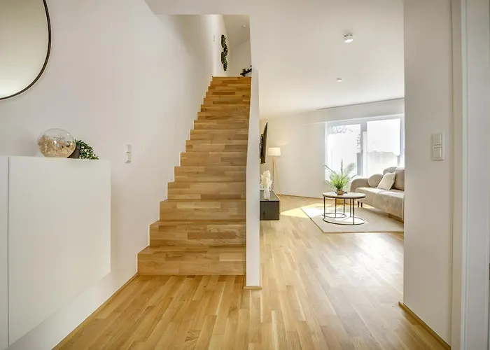 Exklusive 3-Zimmer Luxus-Maisonette mit 2 Parkplätzen l Family Friendly l Netflix l Zentrale Lage l 100qm2 l Nähe Frankfurt Flughafen, Wiesbaden und Mainz