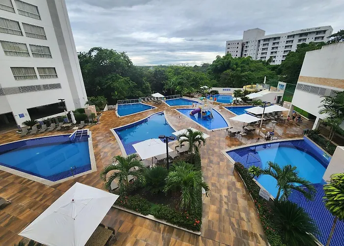 Apto no Park Veredas com acesso ao rio de águas quentes e área de lazer espetacular