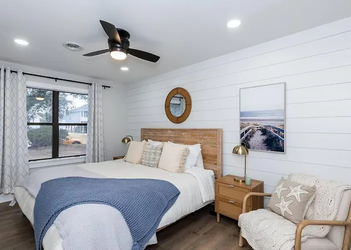Island Joy - Newly Renovated/Walk To The Beach!