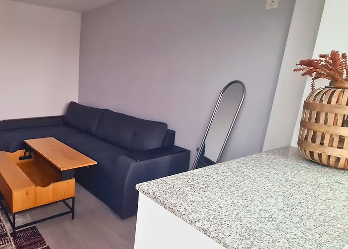 Cozy Apartment Central II