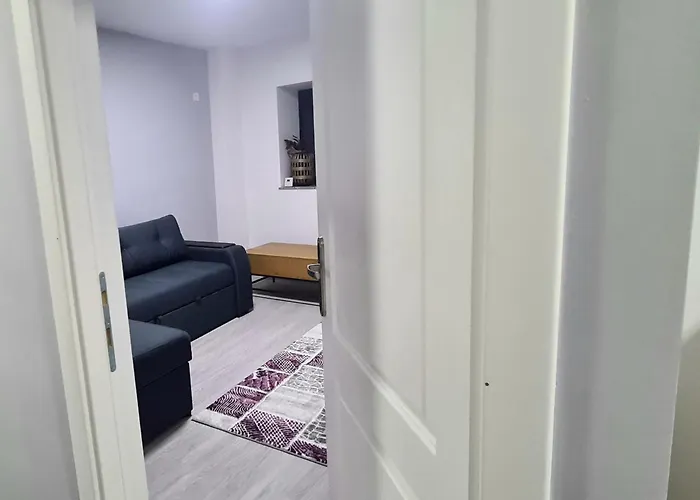 Cozy Apartment Central II