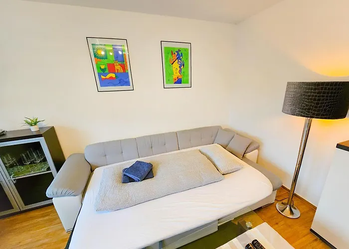 EcoCube 142 - Balkon, 3Zimmer, Schlafsofa, Waschmaschine, Backofen, 6Pers