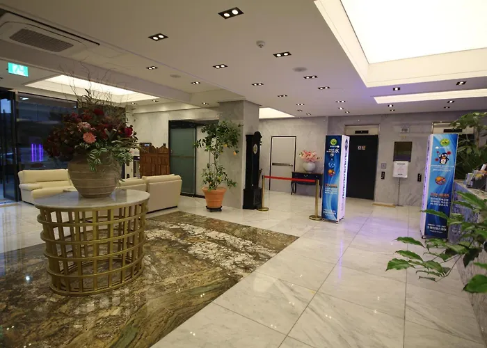 Jb Tourist Hotel