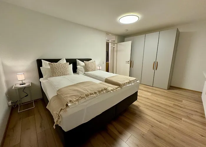 3 Zimmer Apartment, 95 qm, max 5 Personen, Balkon, Garage, Internet 100 MBit