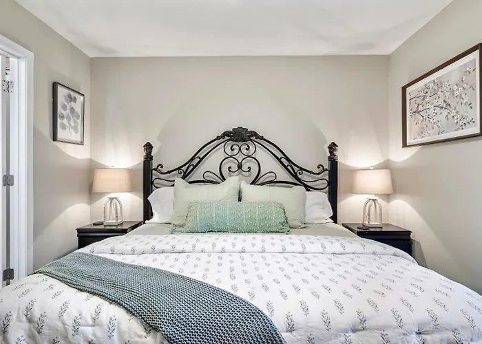 Luxury Condo, Sleeps 6, 3.2 Miles To Dollywood
