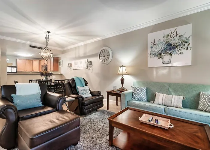 Luxury Condo, Sleeps 6, 3.2 Miles To Dollywood