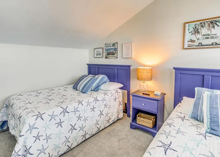 'Salt & Light' Oceanfront Condo W/ Pool & Elevator