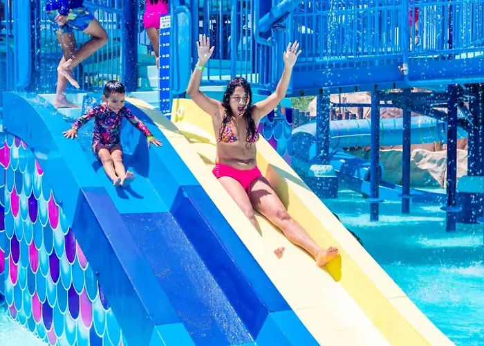 Aqualand Park & Resort Oficial