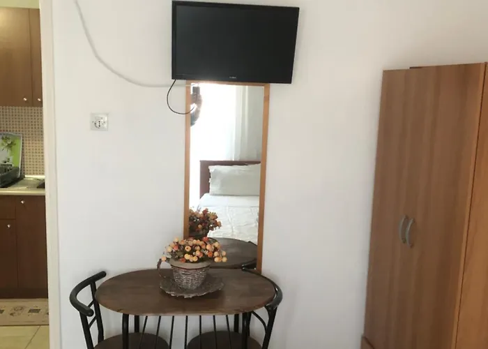 Nikos Rooms