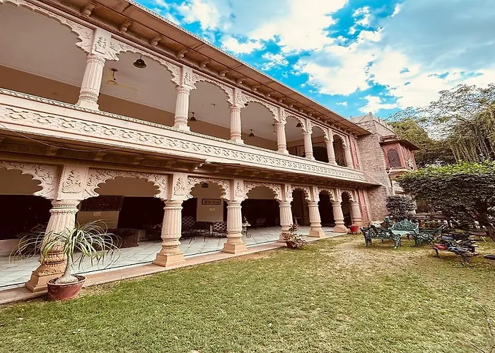 Hotel Karan Villas