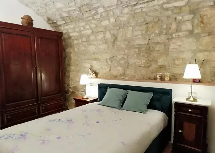 Iris Nel Borgo