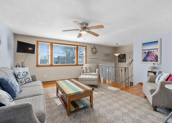 Family Cape Escape—Beach, Boardwalk Game Room