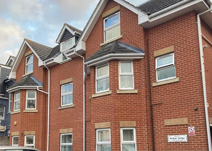 Mada Apartment Bournemouth 12 Min Walk To The Beach