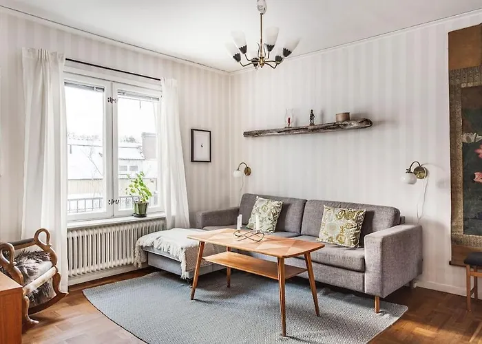 Retro Retreat With Modern Comforts