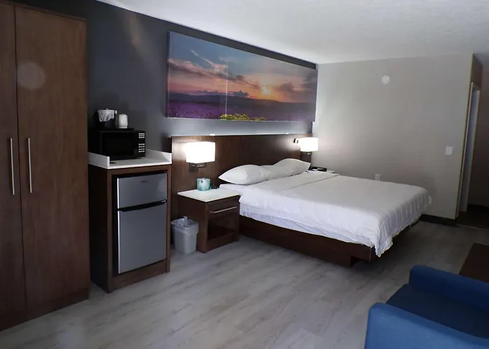 Luxor Inn & Suites, A Travelodge By Wyndham