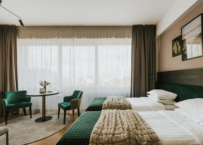 Green Hotel