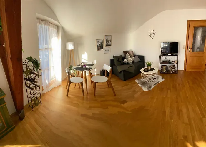 NEUES ruhiges Apartment, Bergblick, Stellplatz
