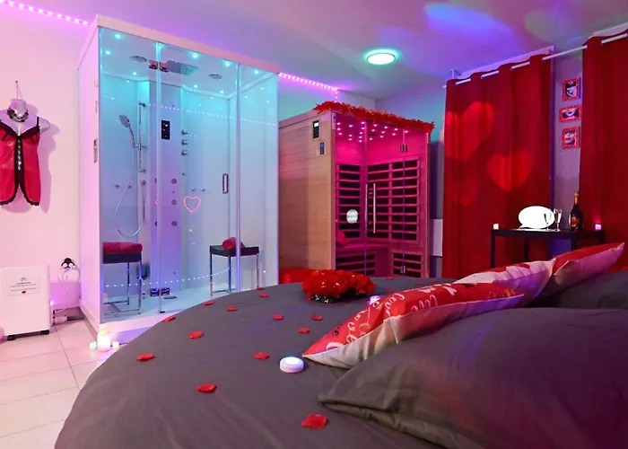 Love Room A Deux Pas De L'Ocean Avec Hammam, Sauna Et Bain A 2 Surprise Garantie
