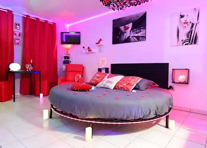 Love Room A Deux Pas De L'Ocean Avec Hammam, Sauna Et Bain A 2 Surprise Garantie