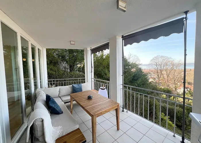 LIBORIA I Villa mit Seeblick 10min vom See