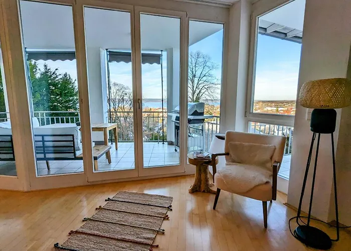 LIBORIA I Villa mit Seeblick 10min vom See