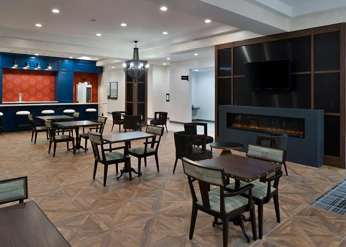 Hampton Inn & Suites Greensboro Downtown, Nc