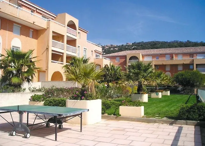 Appartement Residence Santa Barbara Avec Piscine Et A 750M De La Plage