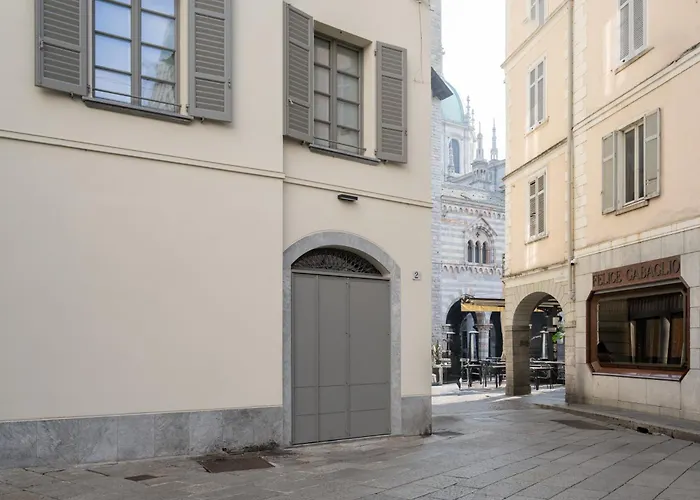 Palazzo La Cortesella - Modern Design & Central Location