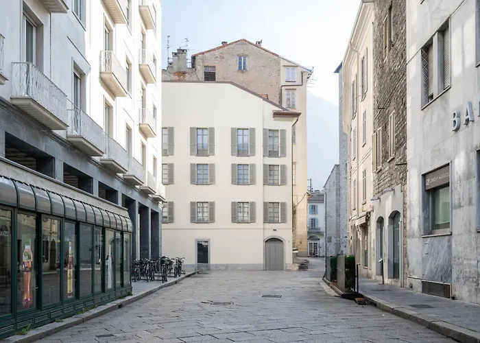 Palazzo La Cortesella - Modern Design & Central Location