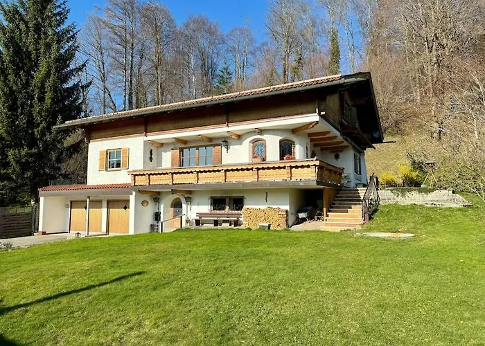 Romantisches Alpenchalet - mit Sauna und Kamin - ruhig und zentral
