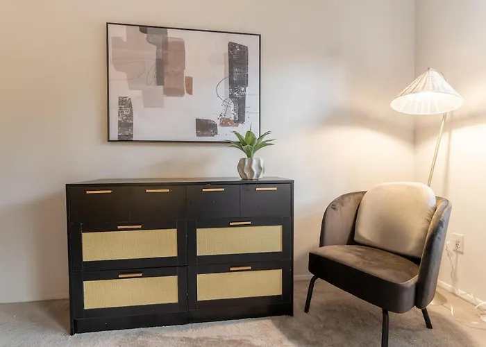 Tranquil Apt 2 King Suites Pet Friendly Near Dt Bellevue