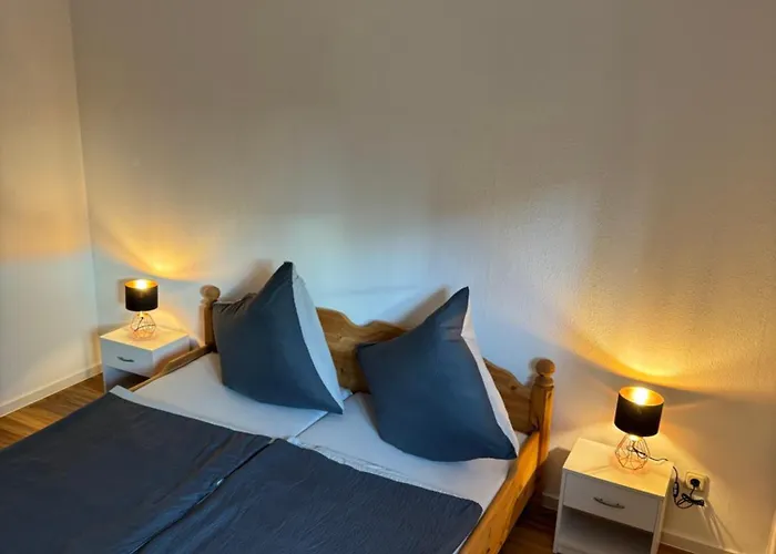 Adenauer Forst Ring Apartment