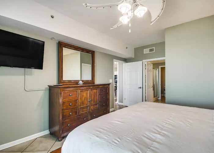 Gulfport Oceanfront Vacation Rental: Walk To Beach