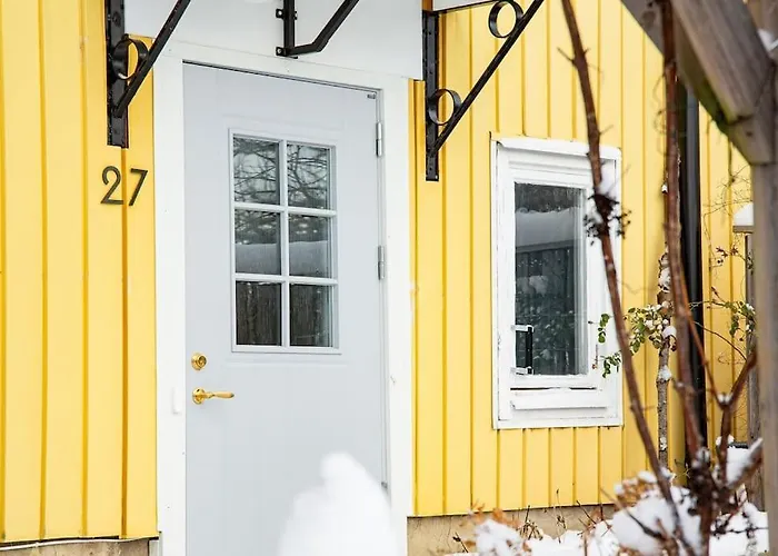 Retro Retreat With Modern Comforts