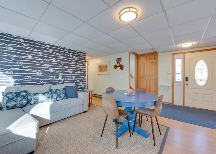 Wells Beach House W/ Ocean-View Deck