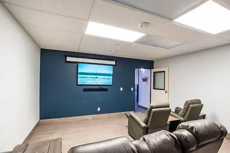 The Vistas 119 Modern Studio With Full Kitchen 1St Floor Great Location